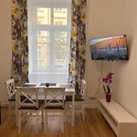 Stare شقة كراكوفيا